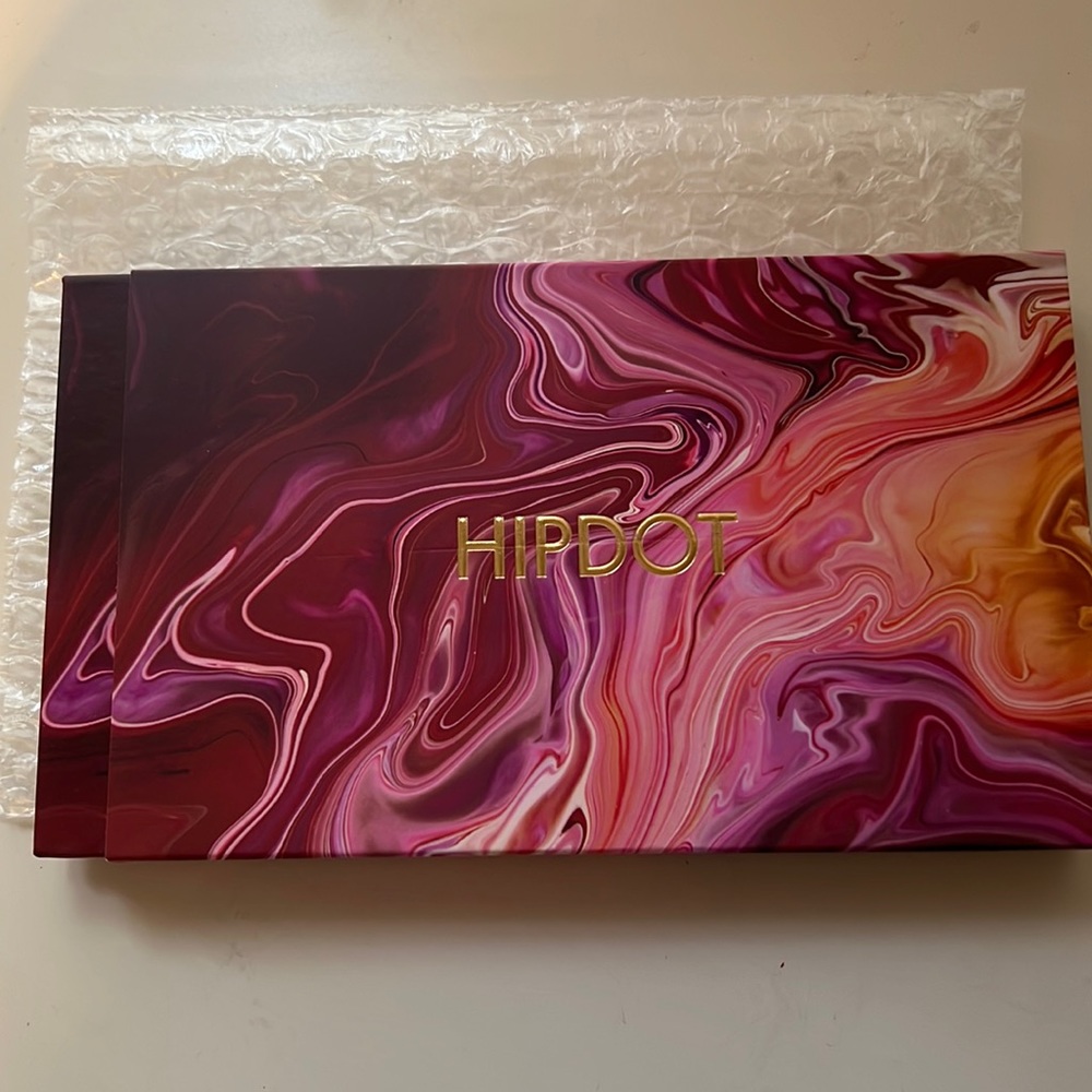 Hipdot by ZION, pressed pigment palette. 15 different colors- beautiful!